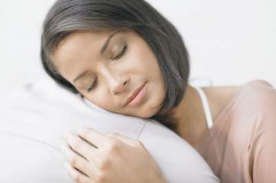 Ученые определили оптимальное для здоровья время сна