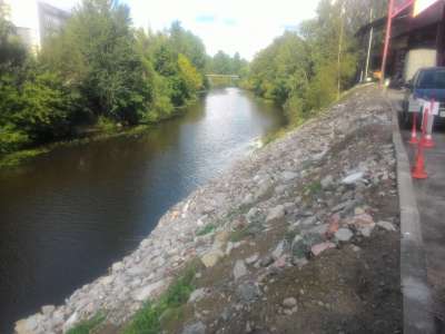 Росприроднадзор по СЗФО установил, кто организовал сброс строительных отходов на берегу реки Охта в Петербурге