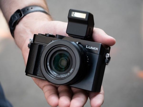 Panasonic LX100 II с флагманским датчиком